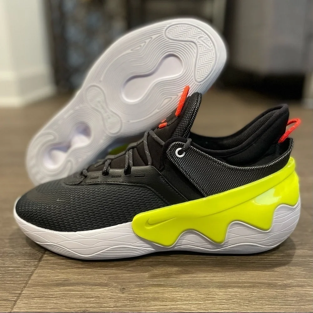 Nike Distorted DNA Black White Volt Sz 10.5